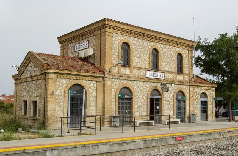 Foto 7a55ec14-2a19-4c54-aa1d-4e7dc17a2f9e. Casa amb aparcament a Estación-Cruz Roja Illescas