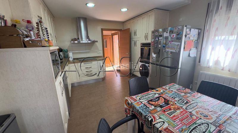 Foto 22830fd1-558a-404c-9b9a-1219abb4a2a0. Casa amb calefacció aparcament piscina a Parque Manuel de Vega-Carretera de Ugena Illescas