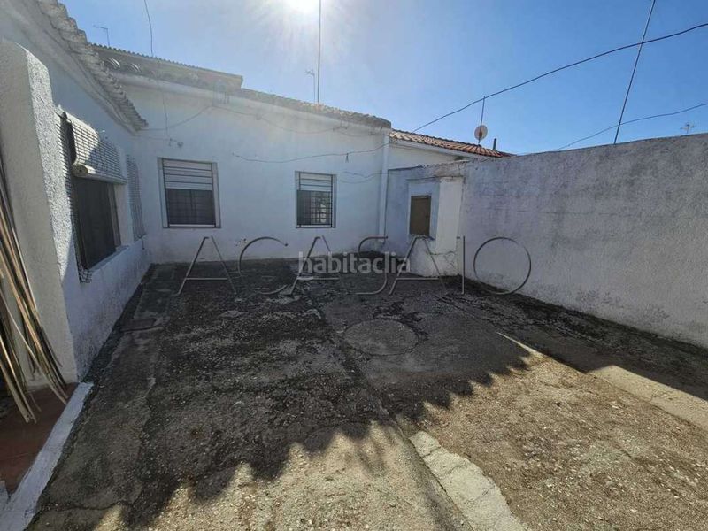 Foto 786b2f94-3f2c-43d9-ade7-a2f517c1a447. Casa adossada a Cobeja