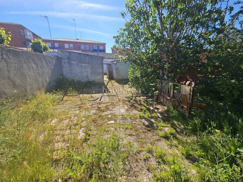 Foto a1b5b319-3eec-4f3d-be5b-8241ba462025. Casa adossada a Cobeja