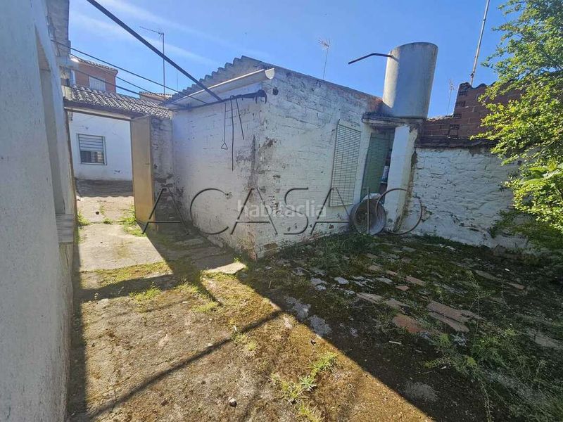 Foto fc1f5d04-e9fb-4837-8bd1-6126a6ac0540. Casa adossada a Cobeja