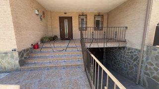 Casa a Estación-Cruz Roja. V2864 chalet pareado en venta en illescas