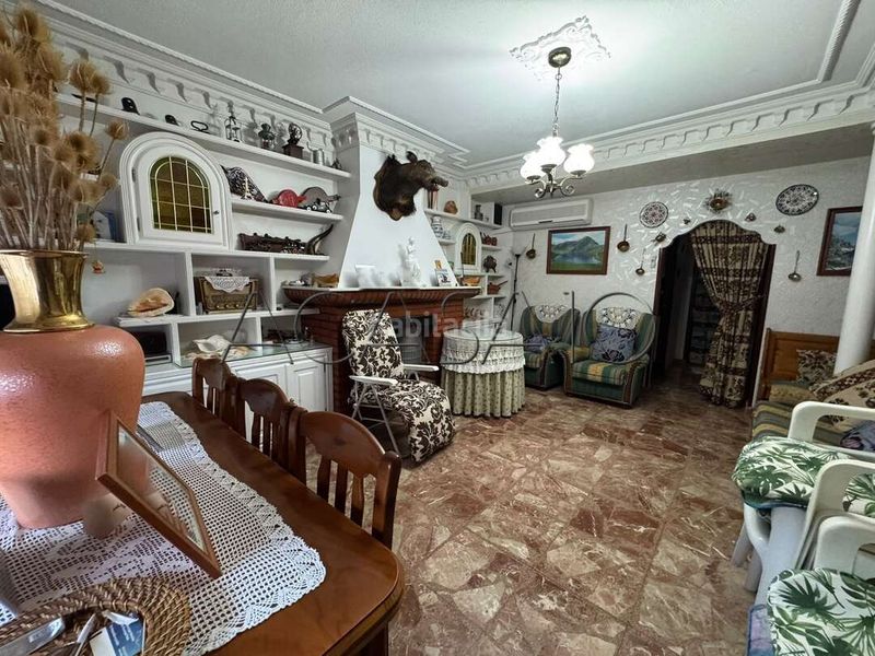 Foto a70b5aa7-7da6-41ee-8765-77738a35ba8a. Casa amb aparcament a Yuncos
