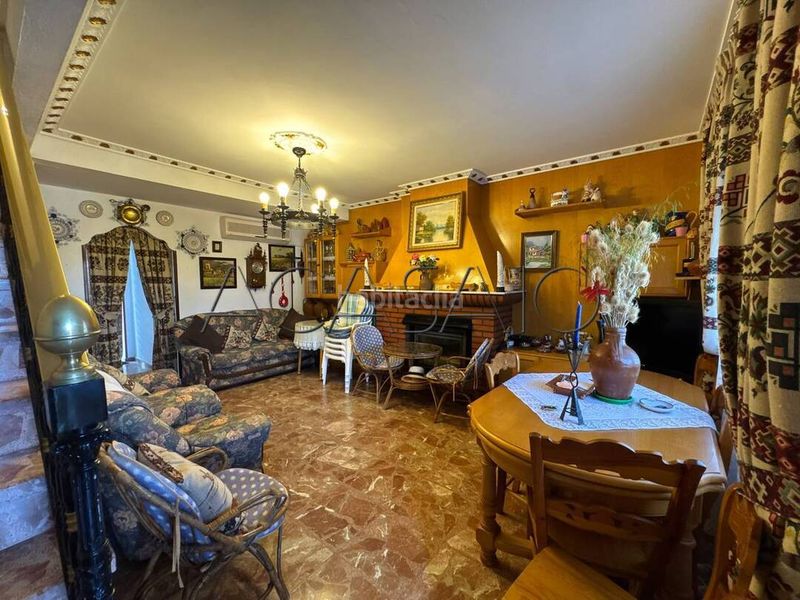 Foto eea4bdb3-c285-487e-b780-ef8d72c5c8c0. Casa amb aparcament a Yuncos