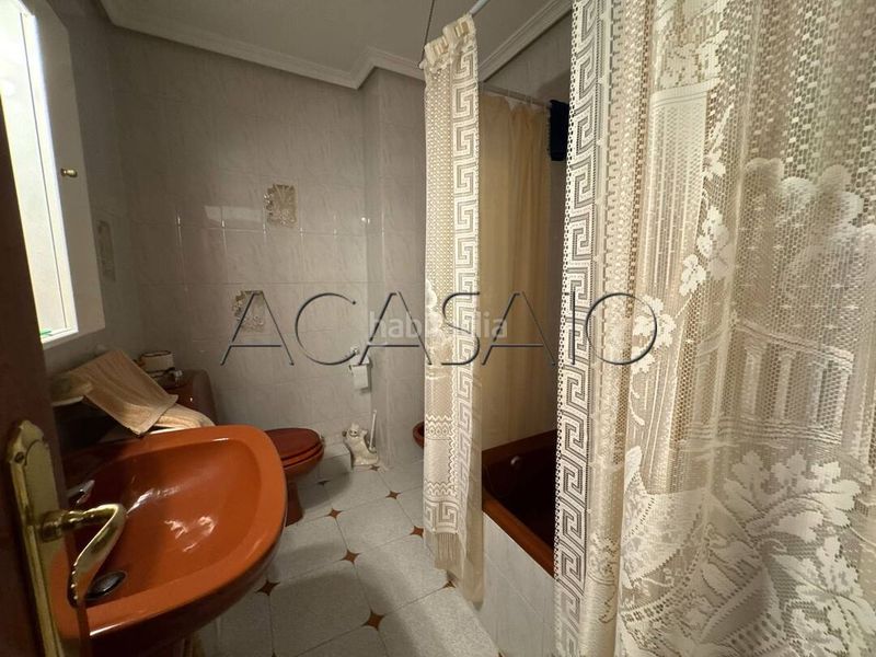 Foto f3bbe04c-2121-4b46-bd52-ef2b6453ff70. Casa amb aparcament a Yuncos