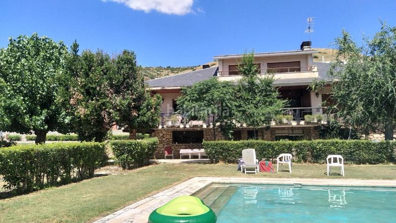 Foto 1250d739-a520-433c-9447-1c9ed5b2c826. Xalet amb calefacció aparcament piscina a Tielmes