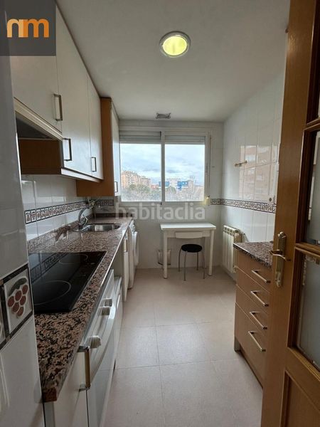 Foto 5bbd61bb-07f1-4010-8b35-9858d98232f5. Flat with heating pool in Abrantes Madrid