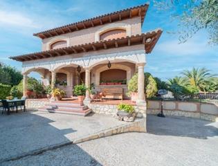 Chalet in Carranque. Gran chalet a capricho por 460.000€ en carranque