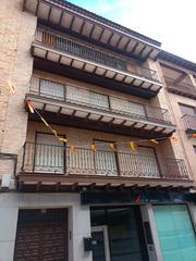 Edificio en Fuensalida. Edificio entero en la glorieta de fuensalida por  255.000€