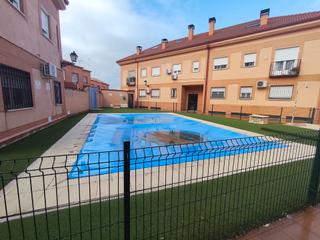 Zweistöckige Wohnung in Viso de San Juan (El). Duplex para entrar a vivir con 3 habitaciones y piscina por 165.