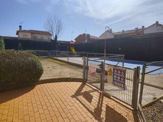 Location Appartement à Gerindote. Se alquila piso con piscina, amueblado con garaje y trastero