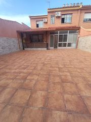 Affitto Casa bifamiliare in Santa María de Benquerencia. Alquiler de chalet pareado en sta mª de benquerencia