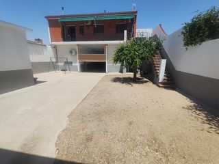 Haus in Burujón. Gran casa con patio, nave y garaje cerca de toledo por 199.900