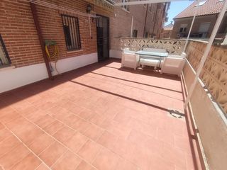 Miete Etagenwohnung in Valmojado. Bajo con patio en valmojado por 850€  amueblado oportunidad