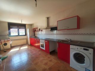 Chalet in Alcabón. Chalet para inversores con rentabilidad