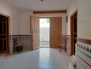 Casa adossada a Gerindote. Casa de pueblo centrica para reformar