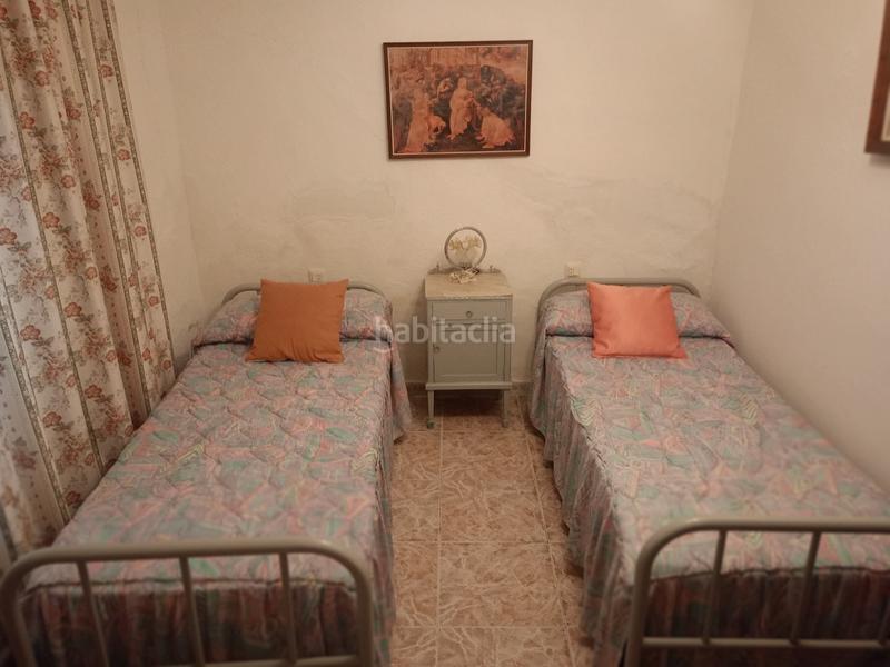 Foto 3330a776-2251-41ce-b3a9-dd0f5c362d8b. Casa dos casas al precio de una con gran patio 85.000€ en Otero