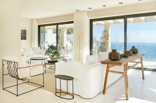 Casa in Santa Eulria des Riu. Preciosa villa de 6 dormitorios con vistas impresionantes del ma