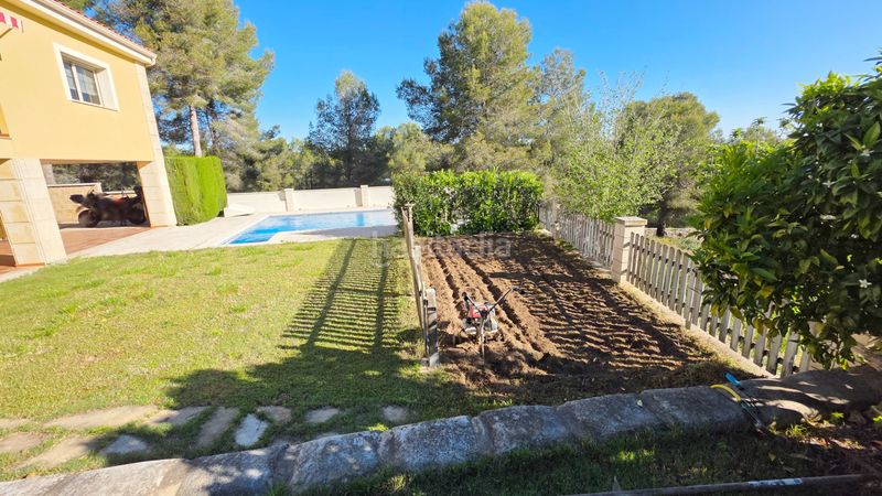 Foto dce5a202-e921-4267-a0ff-194bcaf4eeac. Xalet amb xemeneia calefacció aparcament piscina a Tarragona