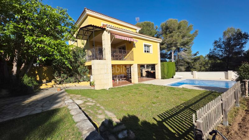 Foto f581e1f4-40d0-4e1a-bb99-7a239c16c940. Xalet amb xemeneia calefacció aparcament piscina a Tarragona
