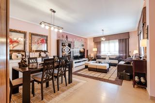 Casa a schiera en Urb. Belvalle. Tu hogar soado te est esperando en meco, madrid.