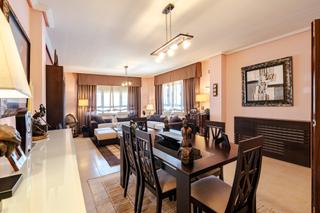 Maison jumelée à Urb. Belvalle. Tu hogar soñado te está esperando en meco, madrid.