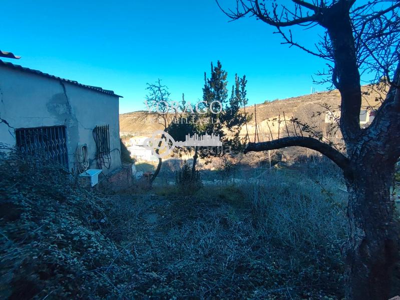 Foto b565e23f-5e80-4ec4-b991-76084b25c199. Residential plot in Villalbilla pueblo Villalbilla