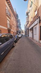Business premise in Estación-Parque O´Donnell. Local diáfano de 19 m2 junto al casco histórico  ideal como tras