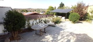 Chalet in Torrejón del Rey. Chalet independiente con placas solares ,cargador coche electric
