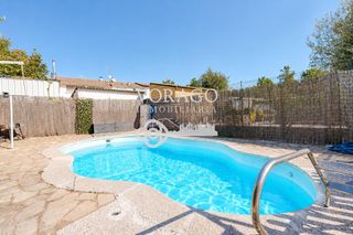 Maison jumelée à Valdeavero. El chalet perfecto en valdeavero! piscina privada, jardín y aisl