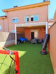 Casa adossada a Pedrezuela. Adosado con terraza pedrezuela