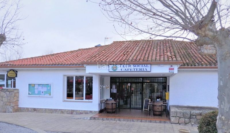 Foto 44c341b5-5c42-4acb-8819-9b82d4e75ea2. Xalet amb xemeneia calefacció aparcament piscina a Pedrezuela