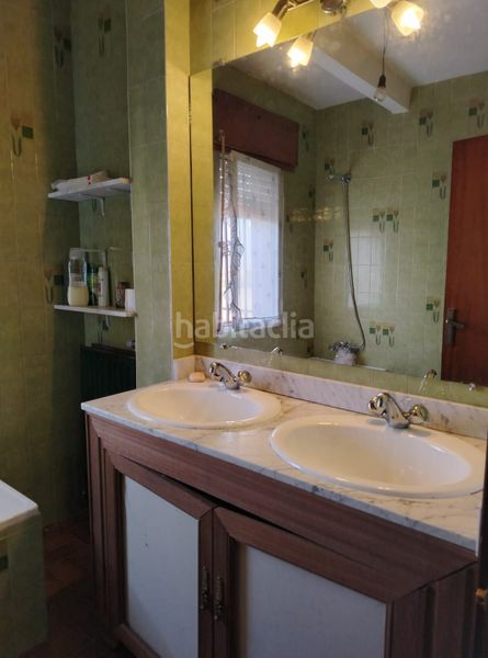 Foto e8b39dc2-b620-4935-86b8-07024e74de71. Xalet amb xemeneia calefacció aparcament piscina a Pedrezuela