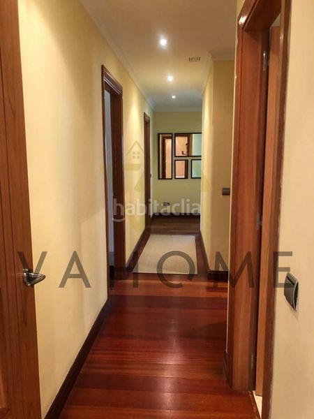 Foto 43ac21fa-97fe-4ce6-bc2c-26c706060061. Rent flat with heating parking pool in Puerto Banús Marbella
