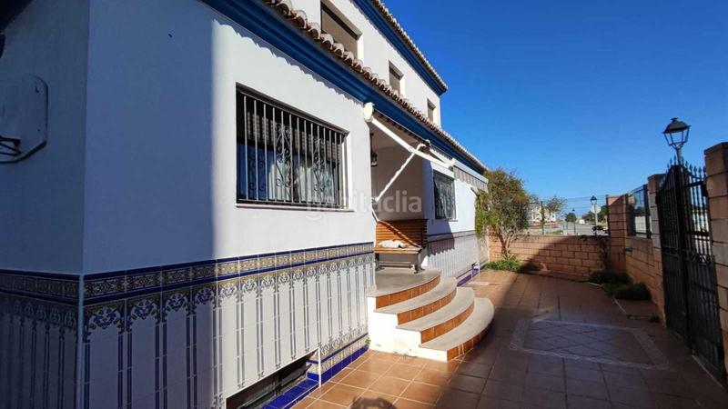 Foto 0e17427f-ef92-4dba-971c-5bc32abf2840. Chalet amplio chalet de 318m. se distribuye en 4 dormitorios, baño, aseo, salón, cocina. cuenta también con plaza de parking en en Favara