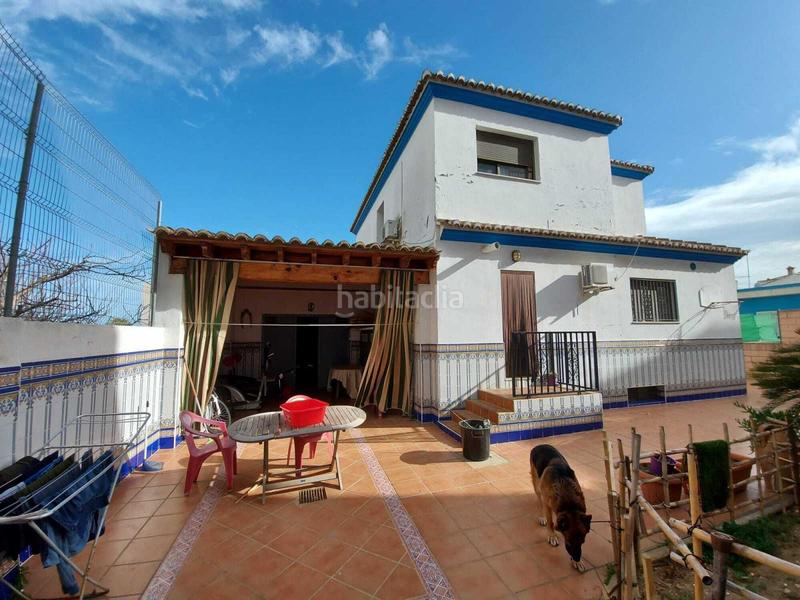 Foto 12d7efaa-8d2b-46c9-b31c-181e30844687. Chalet amplio chalet de 318m. se distribuye en 4 dormitorios, baño, aseo, salón, cocina. cuenta también con plaza de parking en en Favara