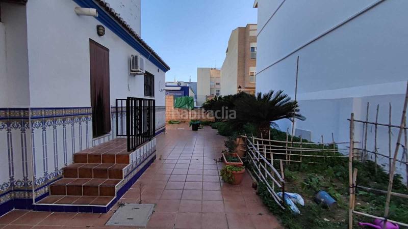 Foto 1dd43552-cd2a-4770-84fa-883f4c341182. Chalet amplio chalet de 318m. se distribuye en 4 dormitorios, baño, aseo, salón, cocina. cuenta también con plaza de parking en en Favara