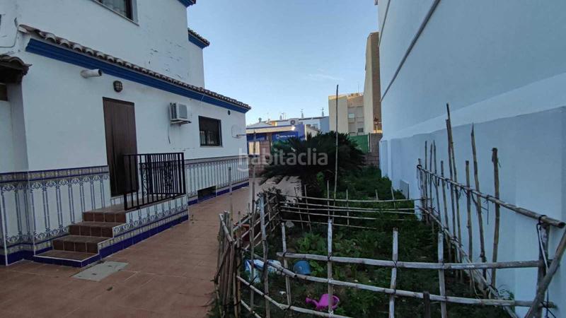 Foto 1eb0dbd3-3a79-4009-b581-0f8a40557f6b. Chalet amplio chalet de 318m. se distribuye en 4 dormitorios, baño, aseo, salón, cocina. cuenta también con plaza de parking en en Favara