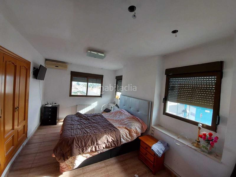 Foto de66a31c-6208-4b26-a12a-73d200b7afb7. Chalet amplio chalet de 318m. se distribuye en 4 dormitorios, baño, aseo, salón, cocina. cuenta también con plaza de parking en en Favara