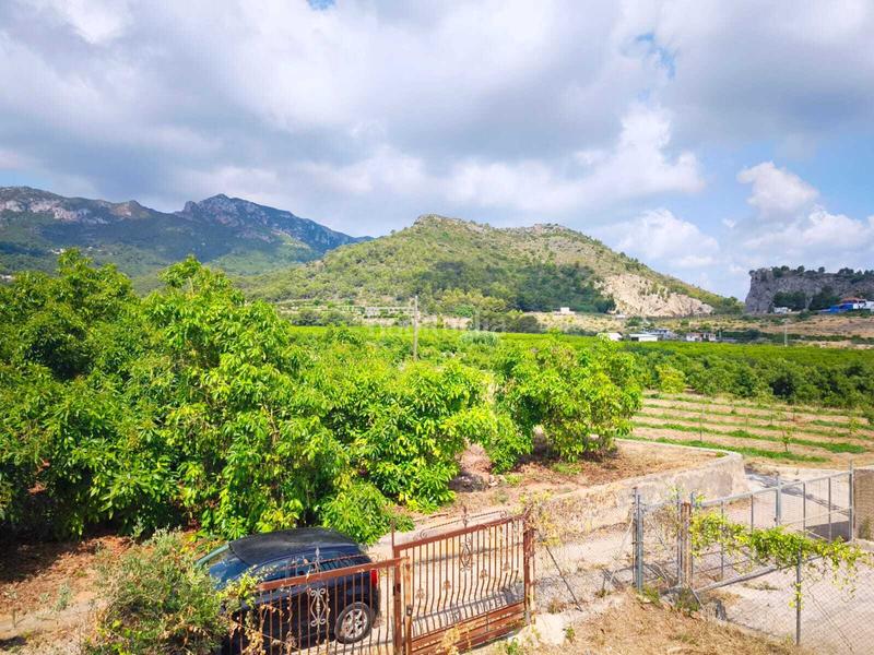 Foto 2466649f-ca18-4655-993f-42061168e925. Casa adossada amb aparcament a Llaurí