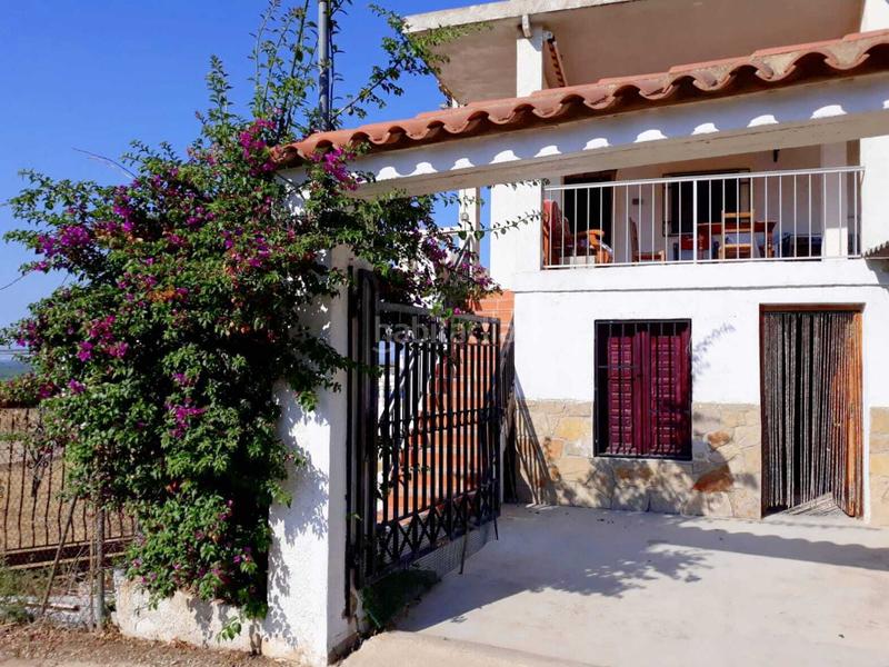 Foto 862e1681-abe7-4656-9089-6444fbbea8a5. Casa adossada amb aparcament a Llaurí