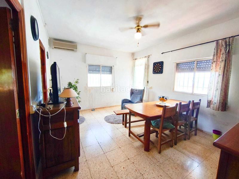 Foto 889fac7b-e154-4765-9ad8-4551ee8c2385. Casa adossada amb aparcament a Llaurí