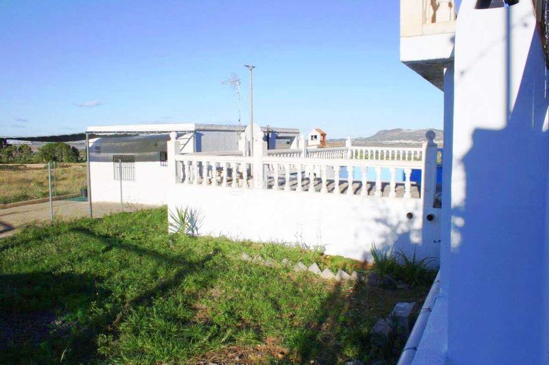 Foto 9e5b1d24-0b9c-42ec-a7a0-067949ddf134. Casa adossada amb aparcament a Llaurí