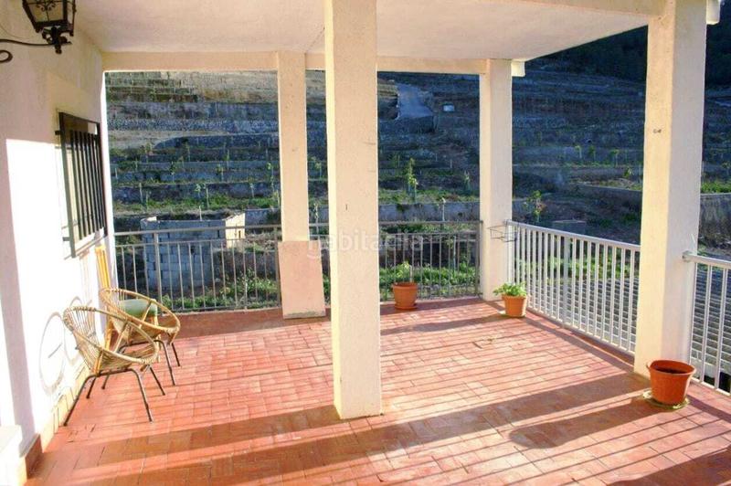 Foto e7d84745-be02-4840-9da0-06fd02df461f. Casa adossada amb aparcament a Llaurí