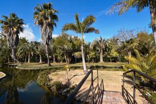 Masia a El Dossel - Mareny de San Lorenzo. En cullera a pocos metros del mar, podremos encontrar este jardí