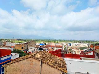 Casa a Pueblo de Cullera. Situada en zona raval, en una calle perperndicular a la calle va