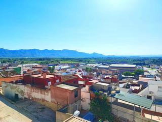 Maison à Bonavista-Lago San Lorenzo. Situada en zona raval, en una calle perperndicular a la calle va