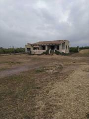 Masia a Sueca. Terreno situado en partida campanar de sueca, con 2492 metros cu