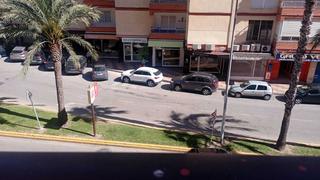 Casa a Sant Antoni. En plena zona de san antonio, en calle principal trasversal a la