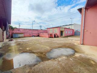 Casa a Sueca. Nave industrial situada en sueca, zona instituto.se trata de una